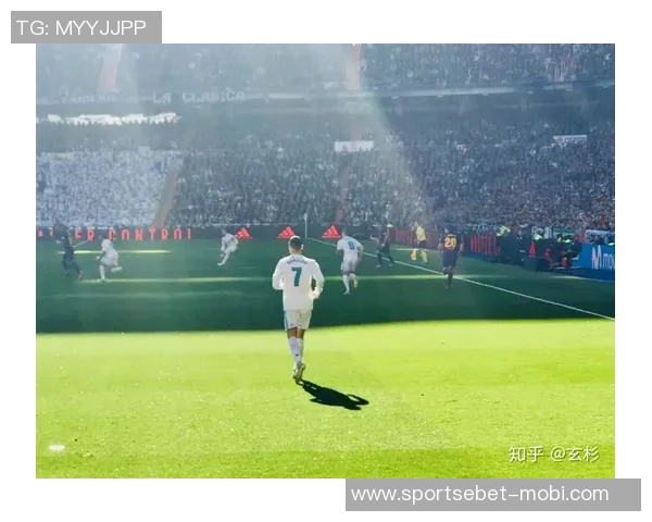 皇马与尤文高层会晤礼物传情展现友好合作意愿